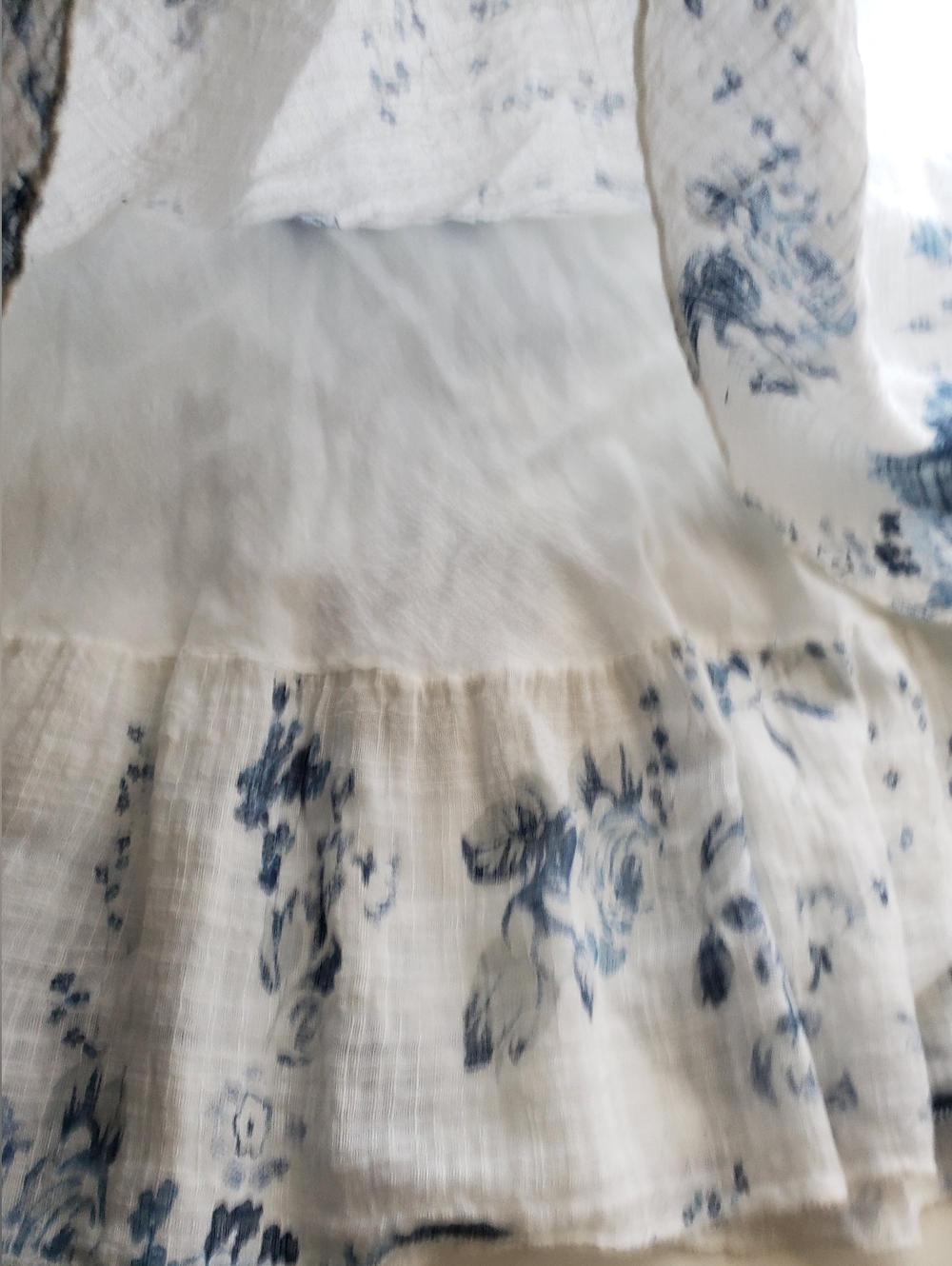 Women's White and Blue Floral Summer Lightweight Sleeveless Dress - Picture 4 of 10